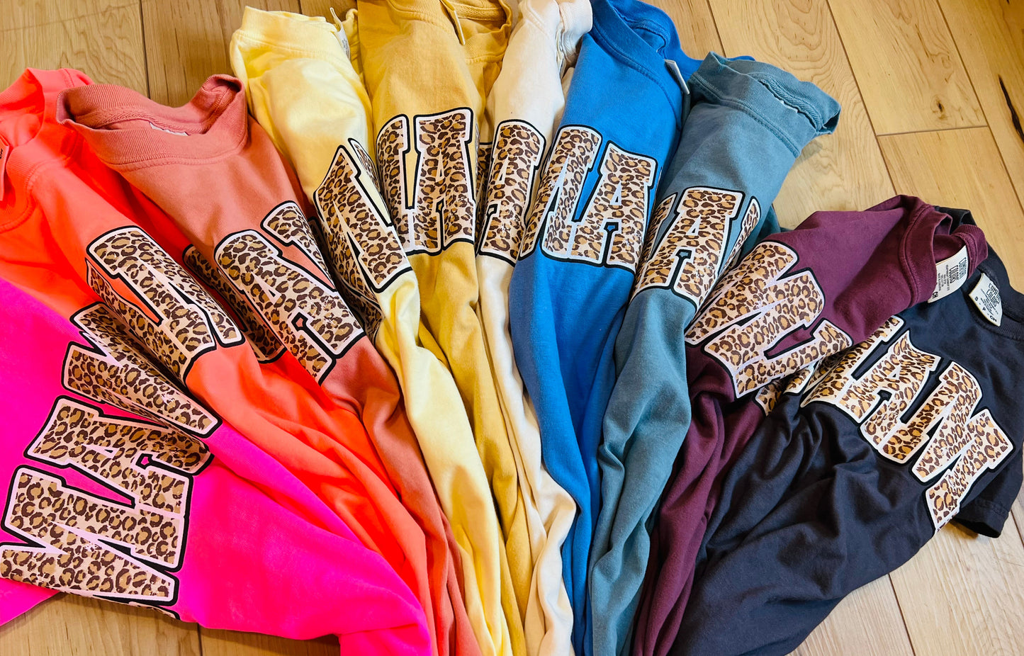 Mama Leopard Rainbow Comfort Colors - RTS