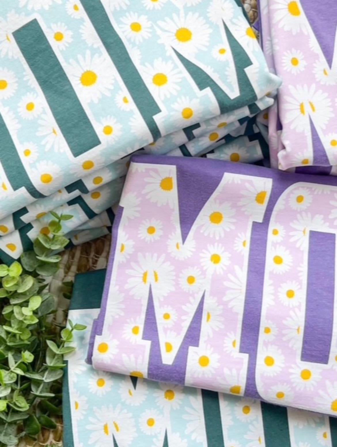 Daisy Mom Tee