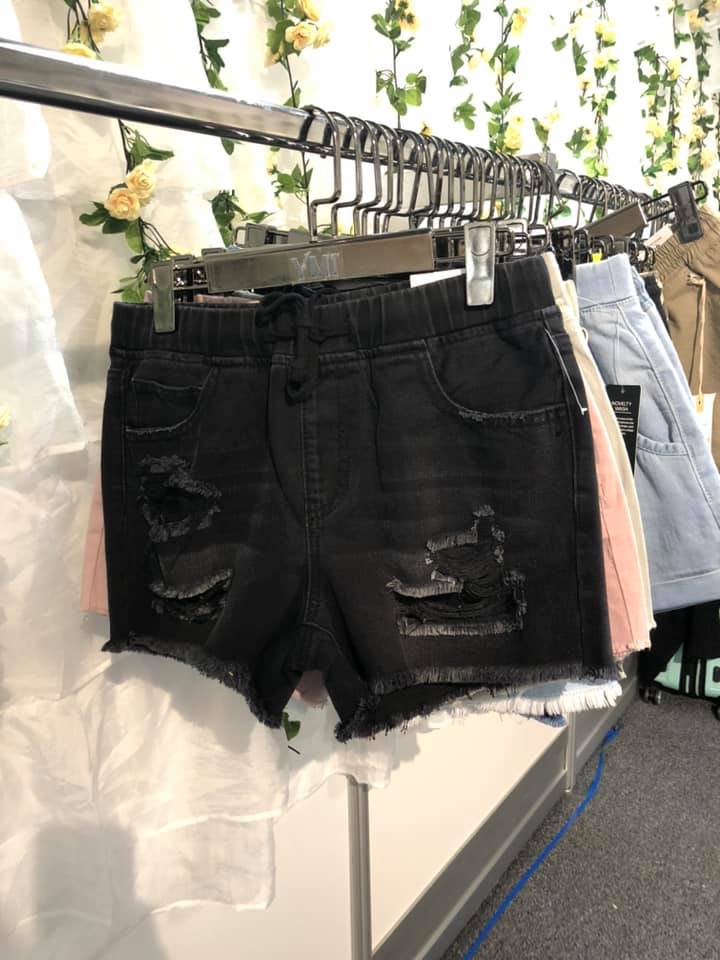 BLACK DRAWSTRING JOGGER SHORTS