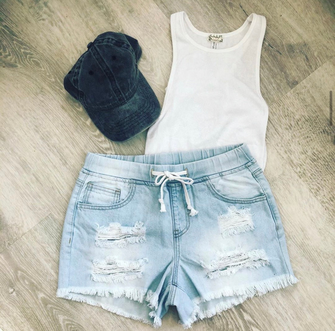 LIGHT WASH DRAWSTRING JOGGER SHORTS