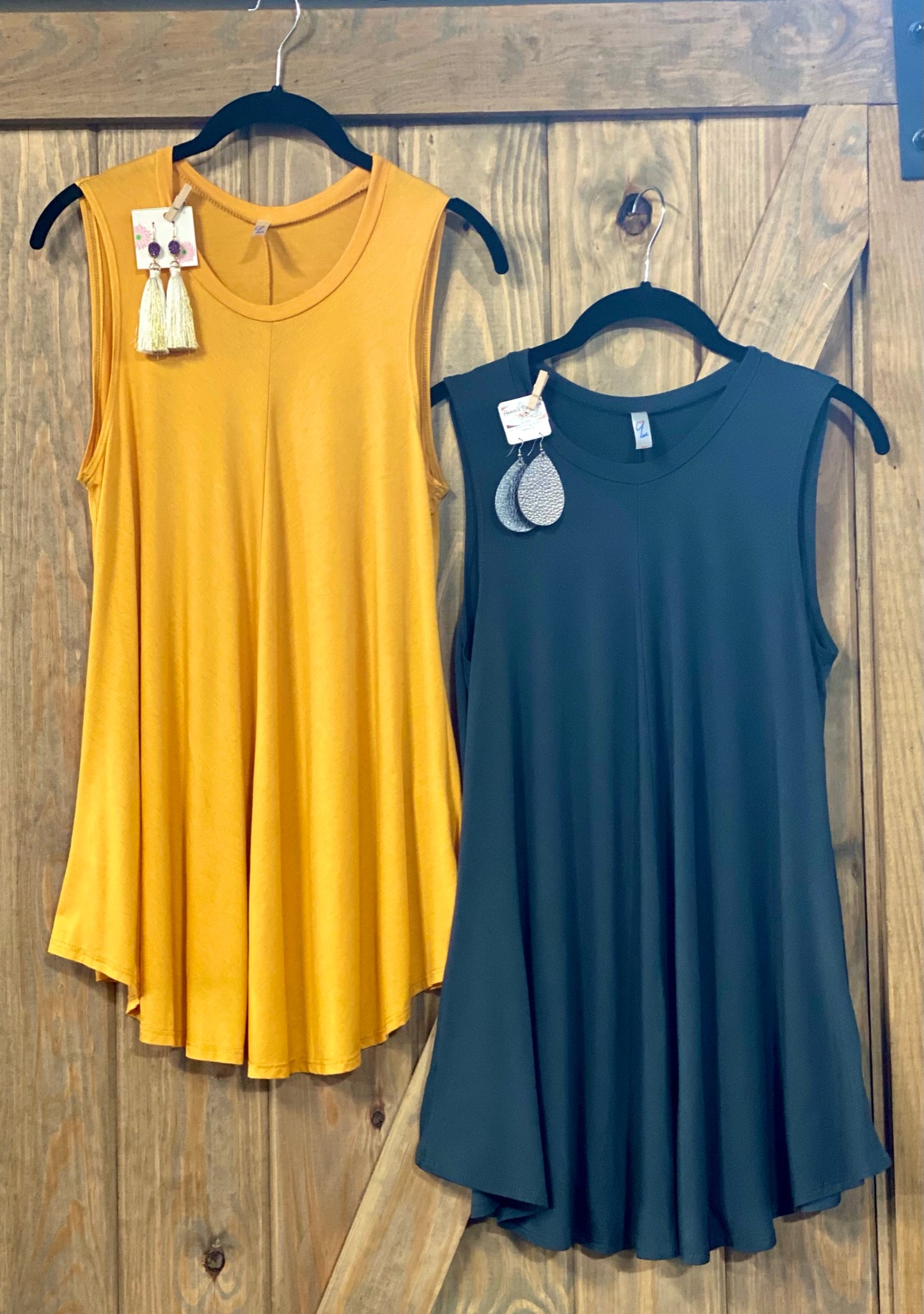 SLEEVELESS UMGEE TANK