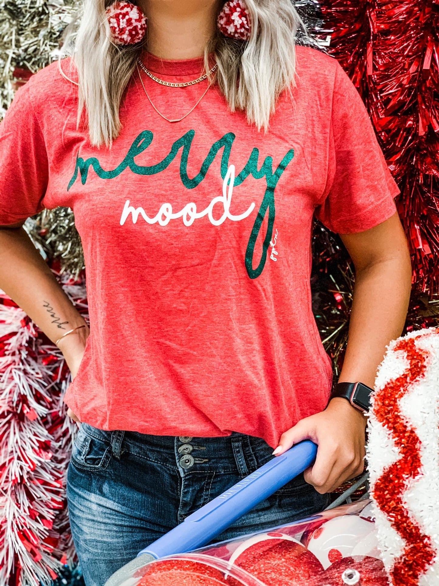 MERRY MOOD TEE