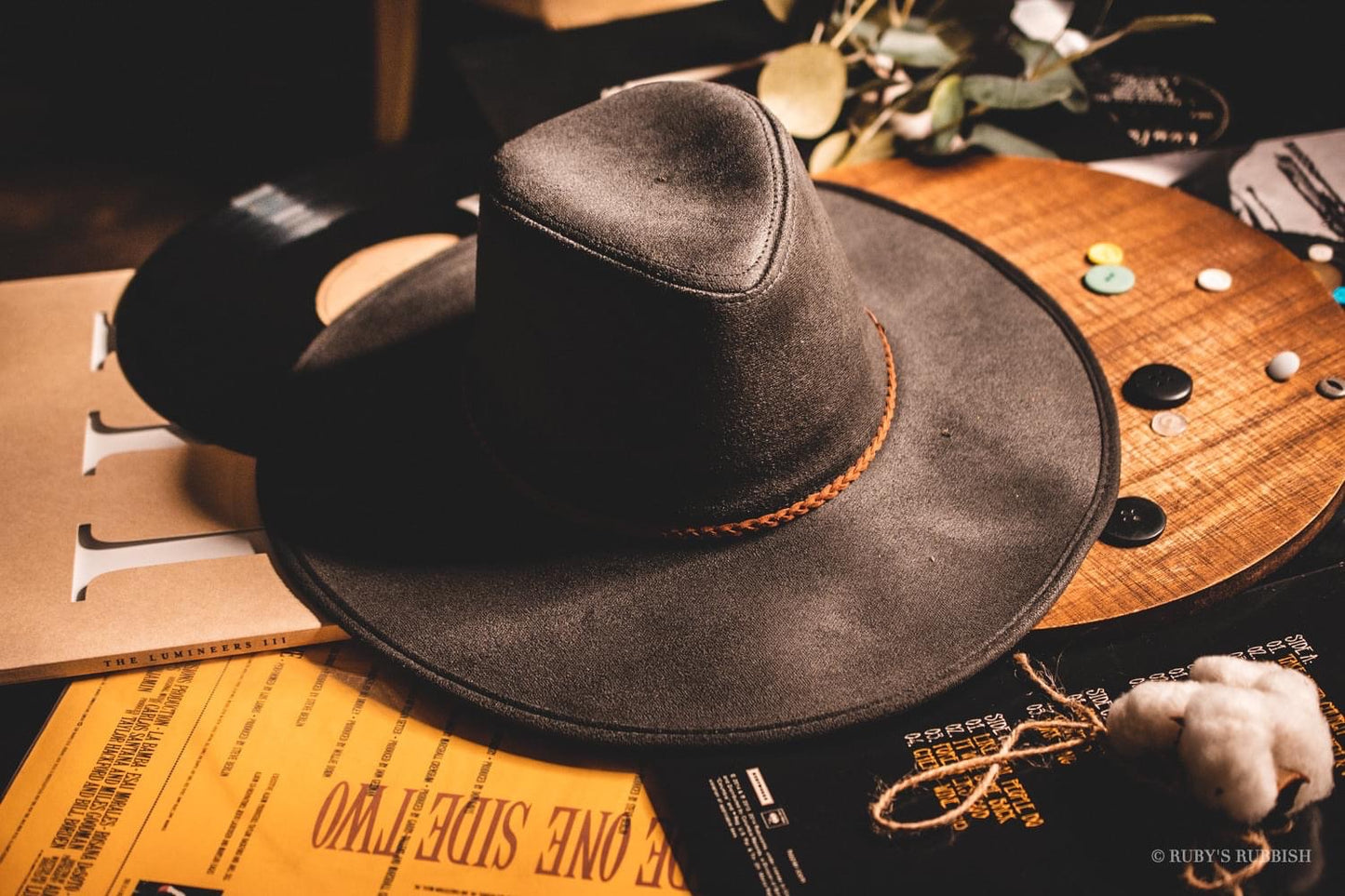 SUEDE HAT