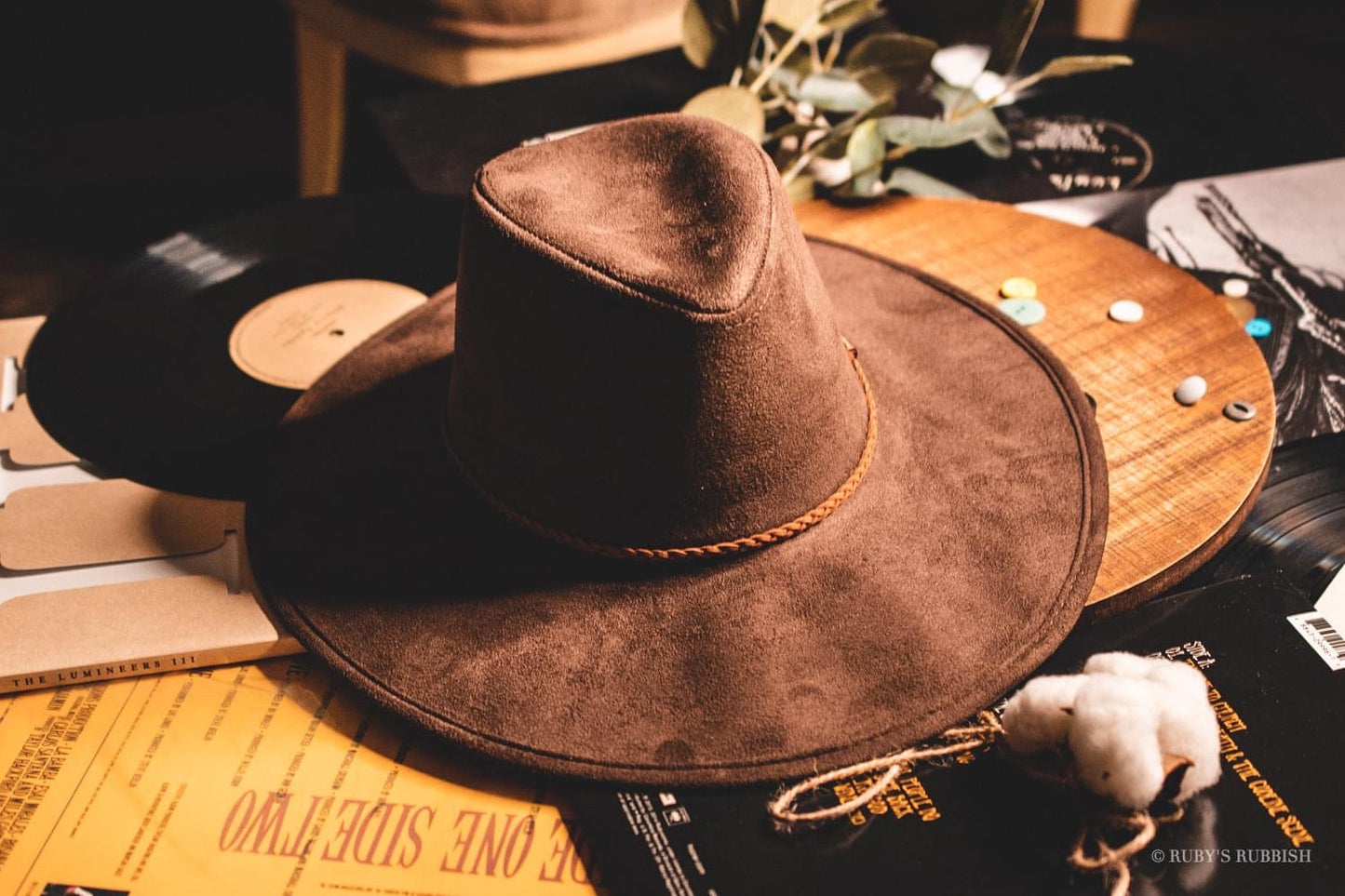 SUEDE HAT