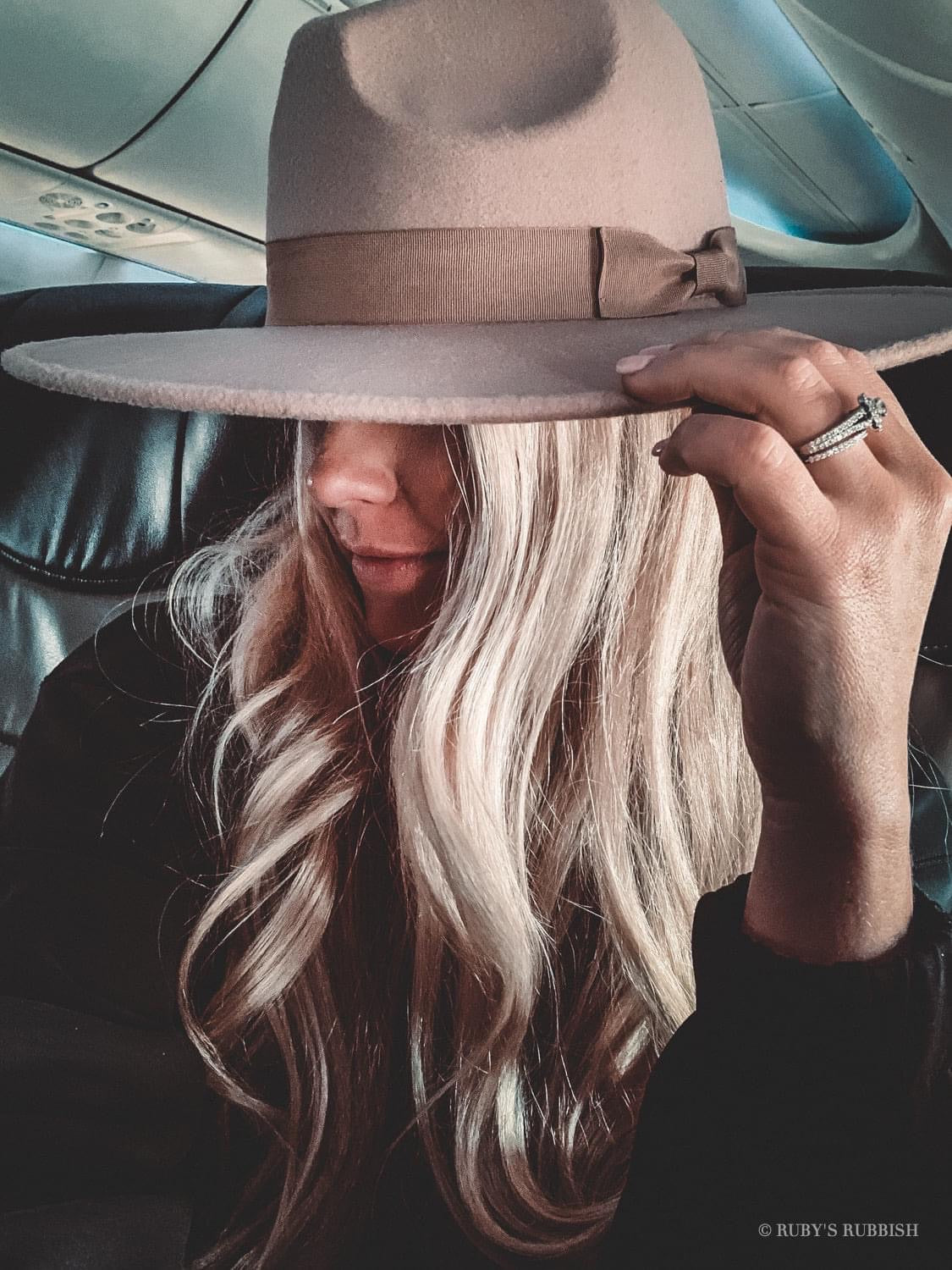 WIDE BRIM FELT HAT