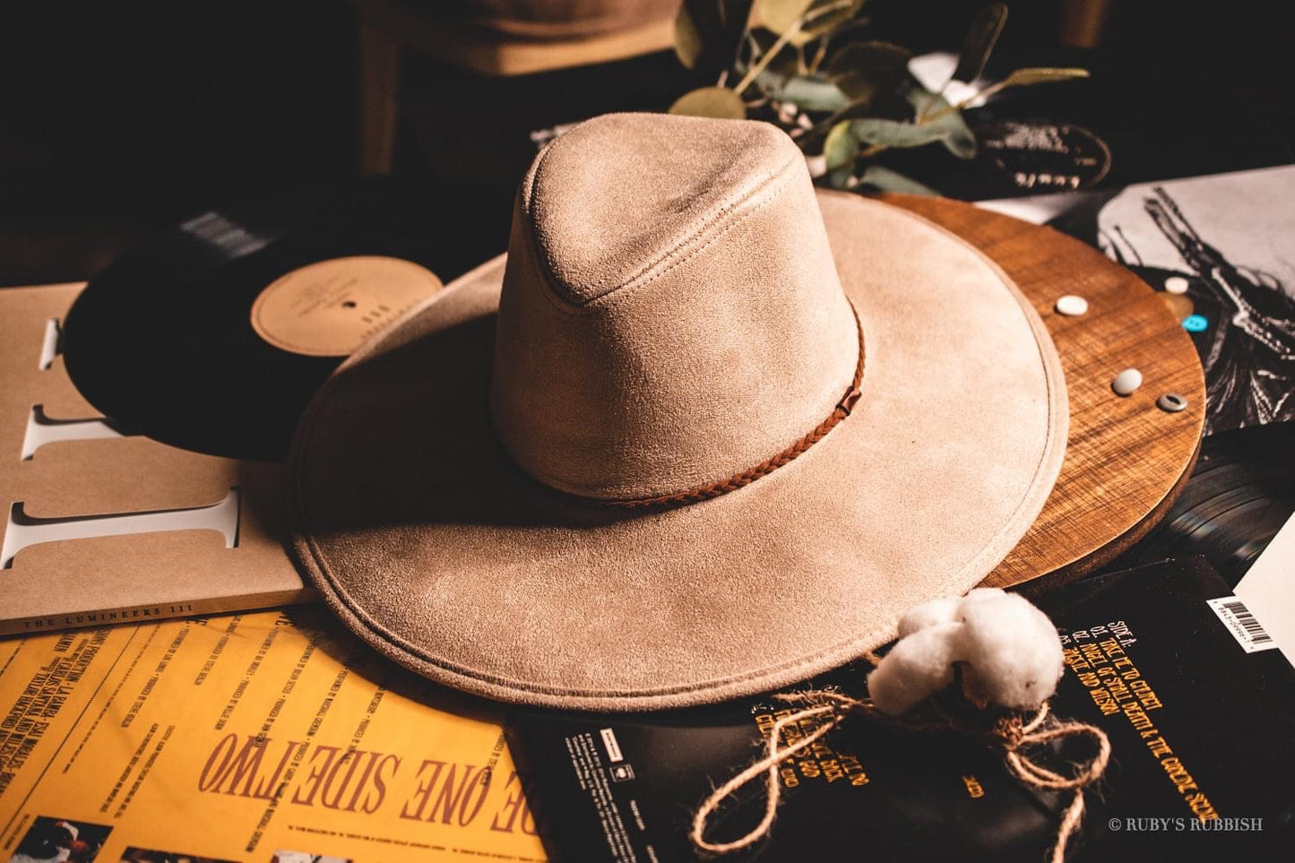 SUEDE HAT