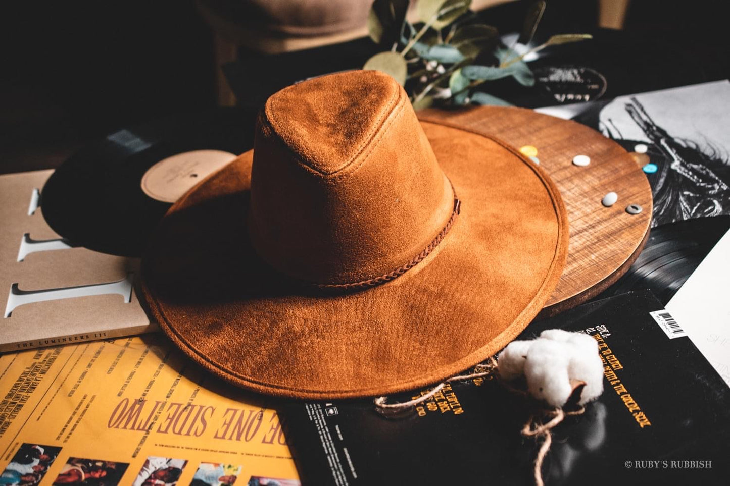 SUEDE HAT