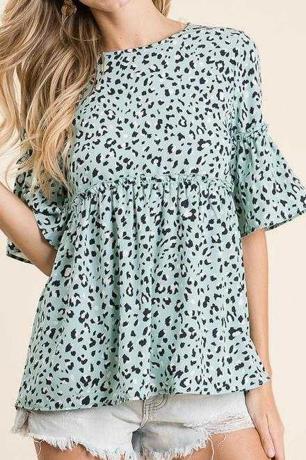 LEOPARD PRINT RUFFLE DETAIL KNIT TOP
